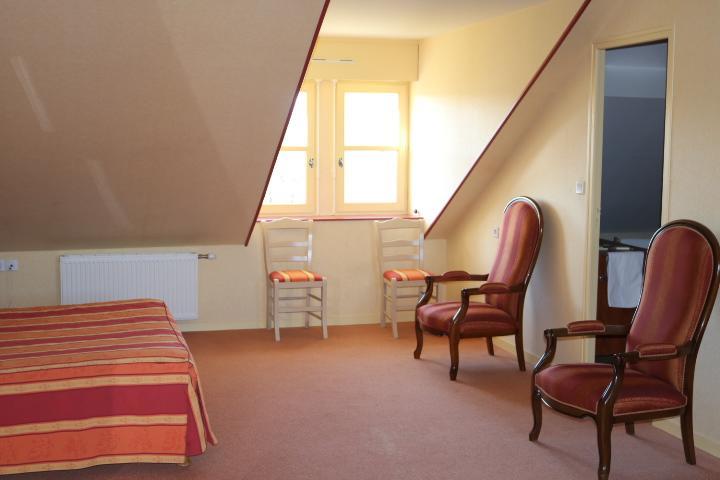 Hotel Logis Le Port Saint Aubin Morannes sur Sarthe-Daumeray Exterior foto