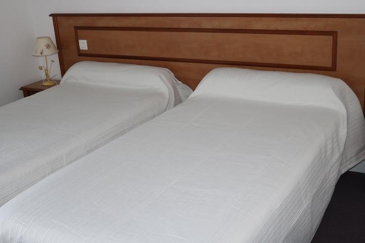 Hotel Logis Le Port Saint Aubin Morannes sur Sarthe-Daumeray Exterior foto