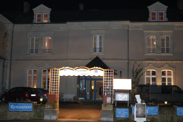 Hotel Logis Le Port Saint Aubin Morannes sur Sarthe-Daumeray Exterior foto